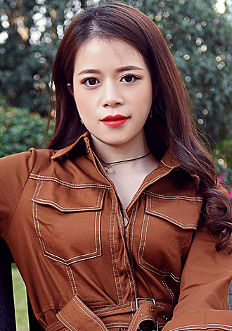 Most gorgeous profiles: caring Asian member Siyao from Shanghai