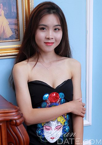Date the member of your dreams: young Asian member Fenfen from Shanghai