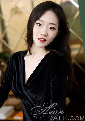 Date the member of your dreams: attractive Asian member QinYu from Changsha