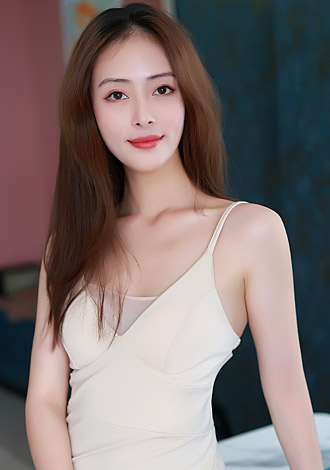Date the member of your dreams: attractive Asian member Lin from Xi An