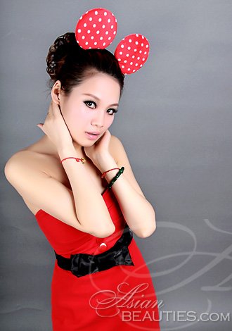 Enjoy browsing our photo gallery! Take a look at Zhouyan, bride in China